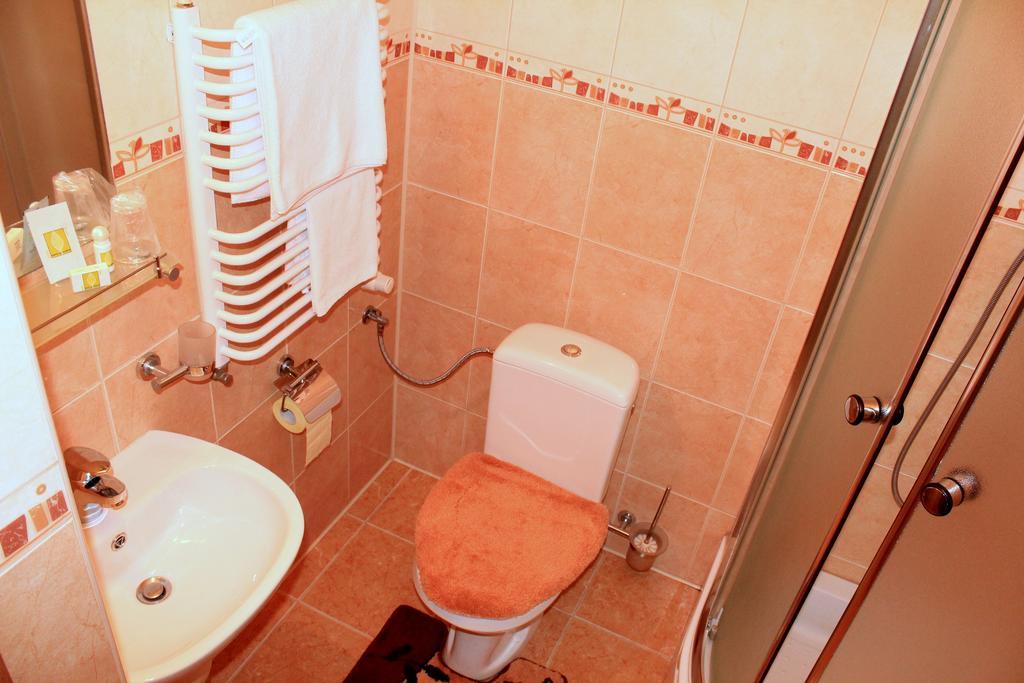 Parkowa - Noclegi Ze Sniadaniem Nowa Ruda Oda fotoğraf