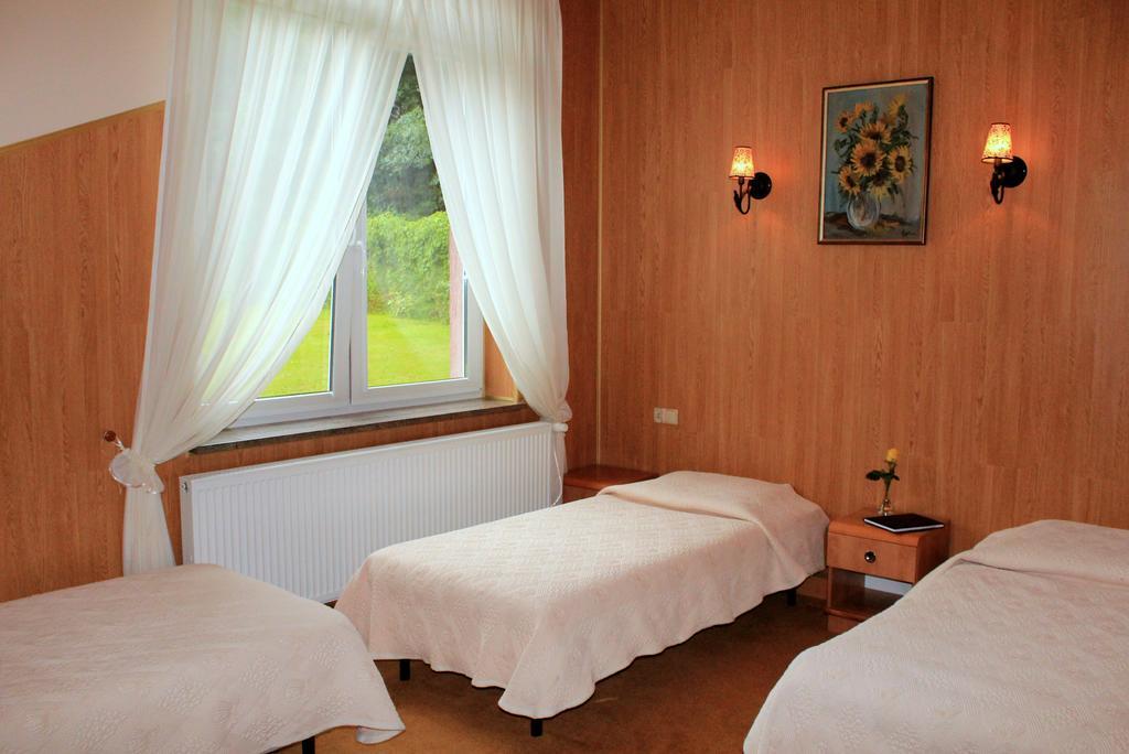 Parkowa - Noclegi Ze Sniadaniem Nowa Ruda Oda fotoğraf